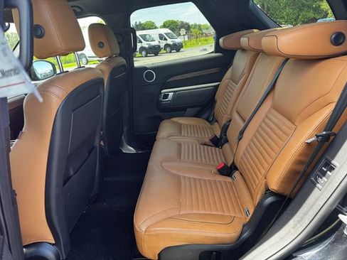 Used 2017 Land Rover Discovery HSE AWD/4WD image 20