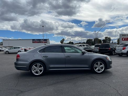 Used 2013 Volkswagen Passat TDI SEL Premium image 6