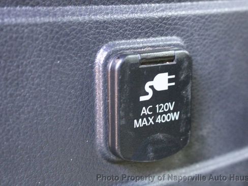 Used 2018 Nissan Titan SL w/ Midnight Edition AWD/4WD image 31
