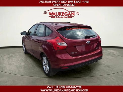 Used 2013 Ford Focus SE w/ SE Winter Pkg FWD image 4
