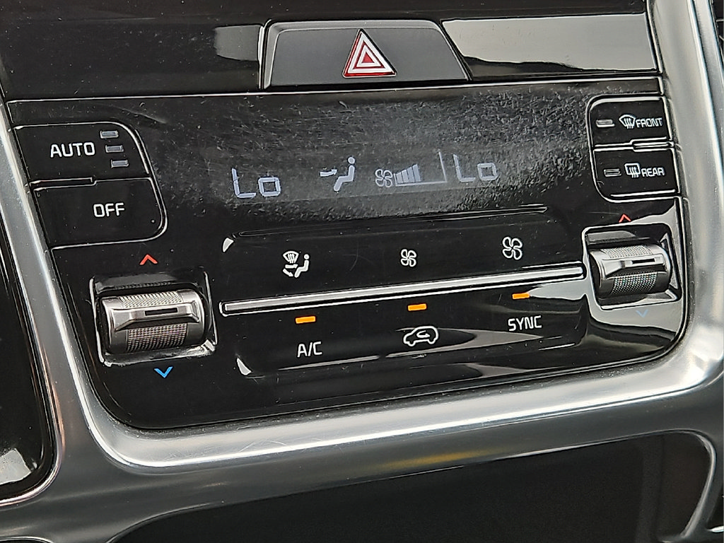 Used 2022 Kia Sorento SX AWD/4WD image 21