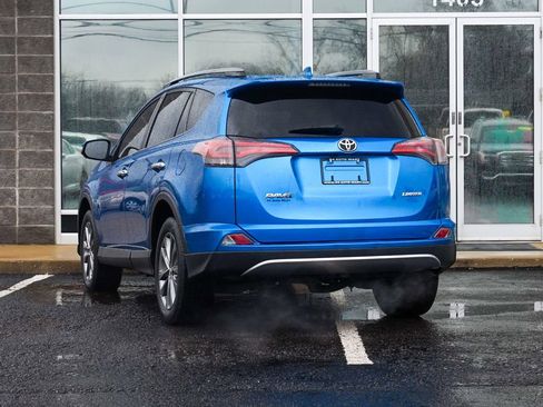 Used 2018 Toyota RAV4 Limited image 4
