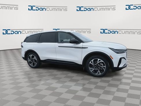 New 2026 Lincoln Nautilus Premier w/ Jet Appearance Package image 2