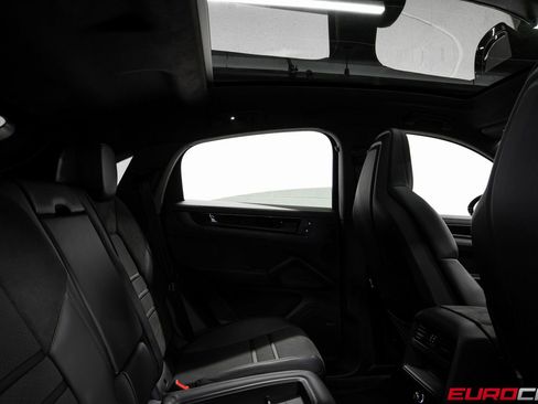 Used 2025 Porsche Cayenne GTS image 34
