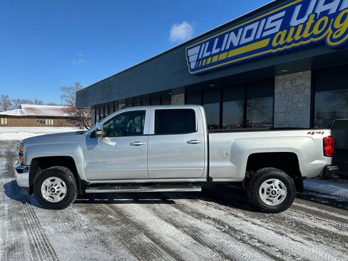 Used 2018 Chevrolet Silverado 2500 LT w/ LT Convenience Package image 4