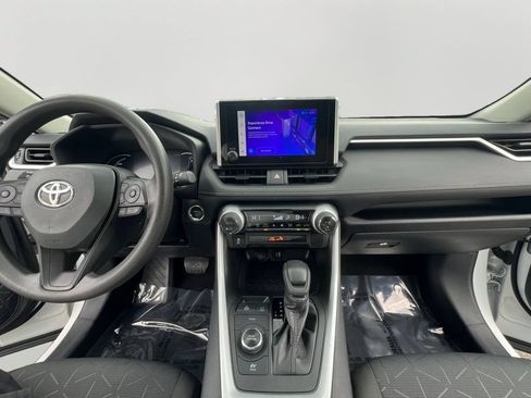 Used 2025 Toyota RAV4 XLE AWD/4WD image 14