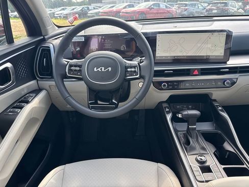 New 2025 Kia Sorento S w/ Panoramic Sunroof Package image 24