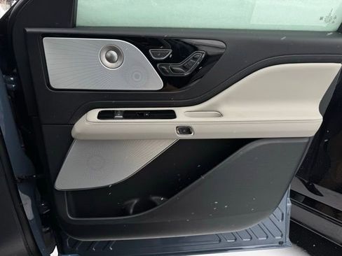 New 2026 Lincoln Aviator Reserve image 14