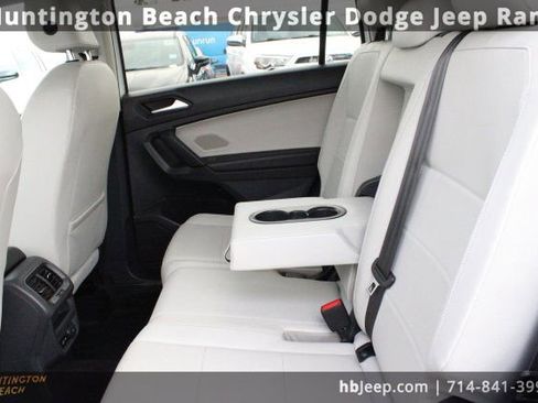 Used 2019 Volkswagen Tiguan SE w/ Panoramic Sunroof Package image 32