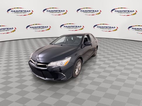 Used 2017 Toyota Camry SE FWD image 4