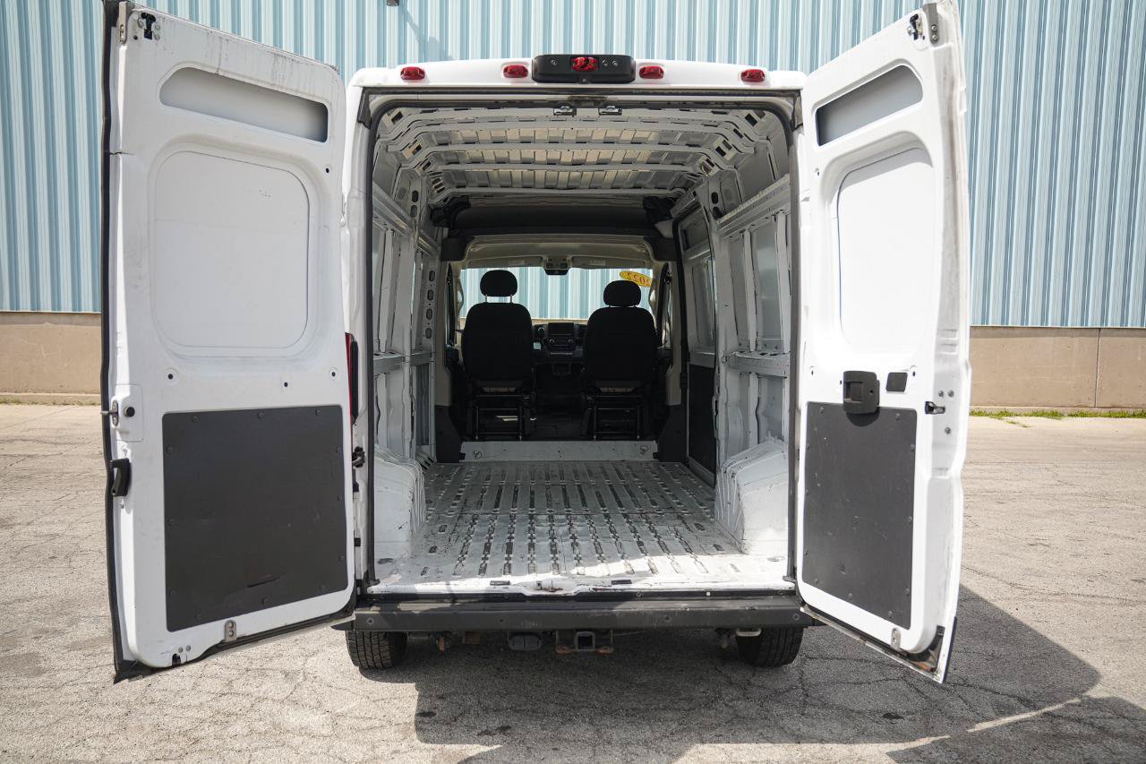 Used 2022 RAM ProMaster 2500 w/ Driver Convenience Group FWD image 19