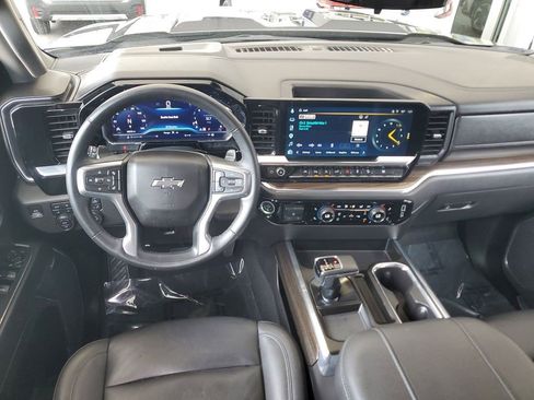 Used 2024 Chevrolet Silverado 1500 LT Trail Boss w/ LT Trail Boss Premium Package AWD/4WD image 17