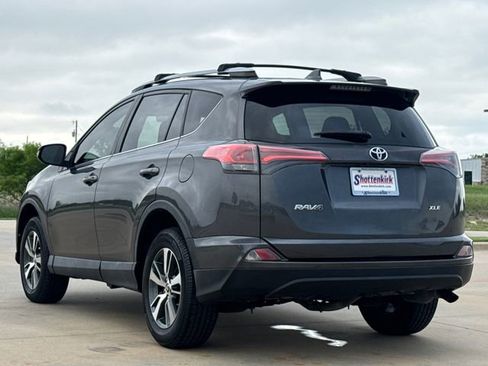 Used 2017 Toyota RAV4 XLE FWD image 5