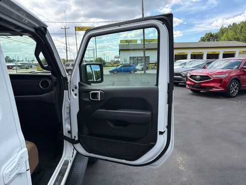 Used 2021 Jeep Wrangler Unlimited Sahara AWD/4WD image 24