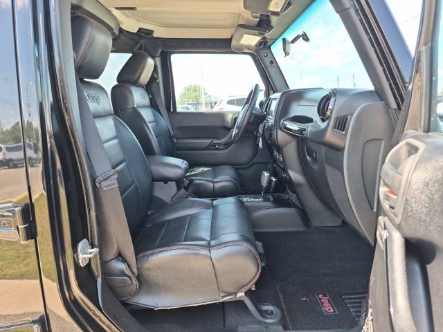 Used 2012 Jeep Wrangler Unlimited Sahara AWD/4WD image 17