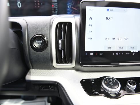 Used 2025 Ford Expedition Active image 23