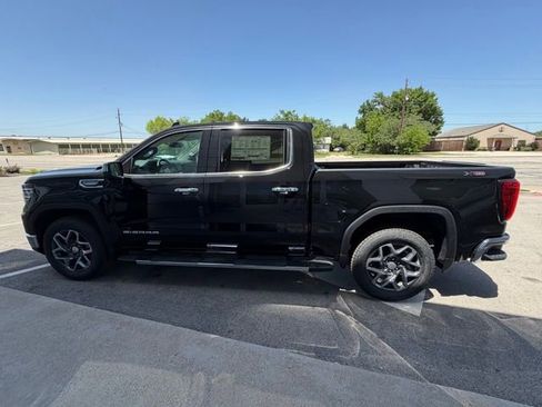 New 2026 GMC Sierra 1500 SLT AWD/4WD image 9