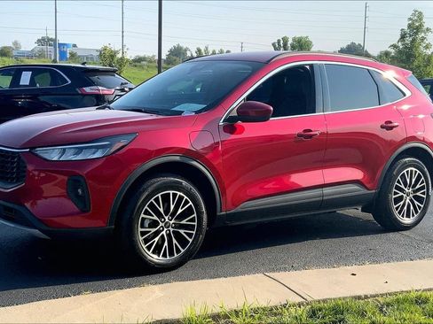 Used 2025 Ford Escape SE FWD image 5