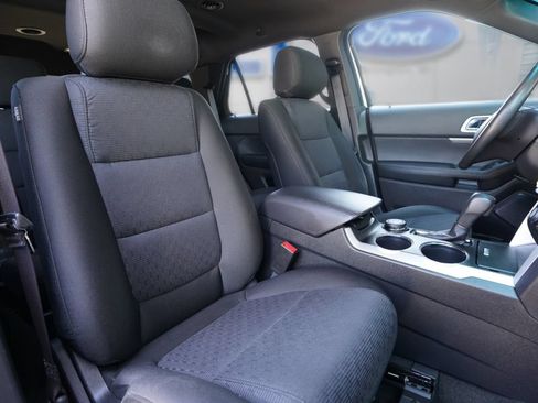 Used 2014 Ford Explorer XLT w/ Equipment Group 201A AWD/4WD image 26