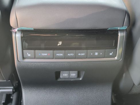 Used 2025 Lexus GX 550 w/ Accessory Package (2T) AWD/4WD image 26
