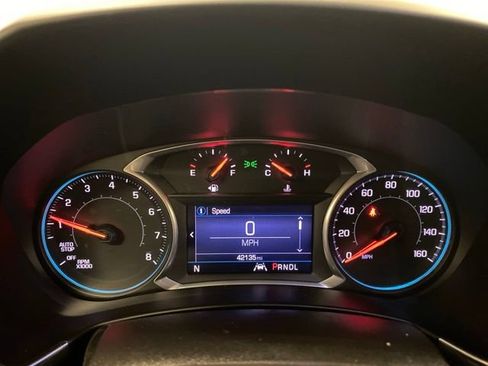 Used 2020 Chevrolet Equinox LT w/ Driver Convenience Package AWD/4WD image 9