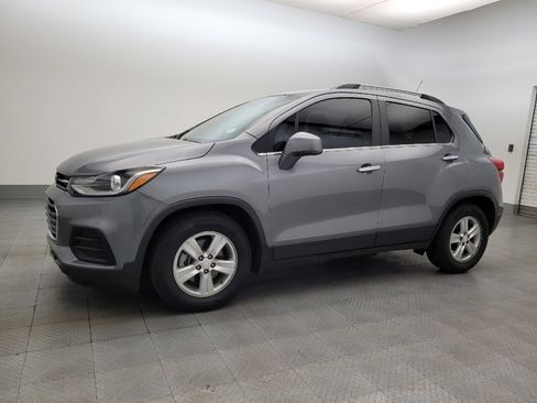 Used 2020 Chevrolet Trax LT w/ Driver Confidence Package image 2