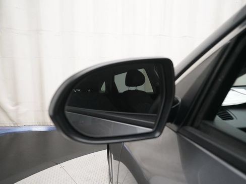 Used 2017 Kia Niro LX FWD image 24