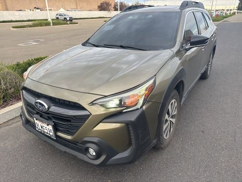 Used 2024 Subaru Outback Premium image 2