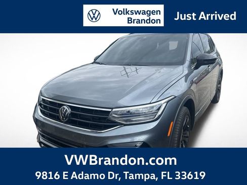 Certified 2024 Volkswagen Tiguan SE R-Line image 1