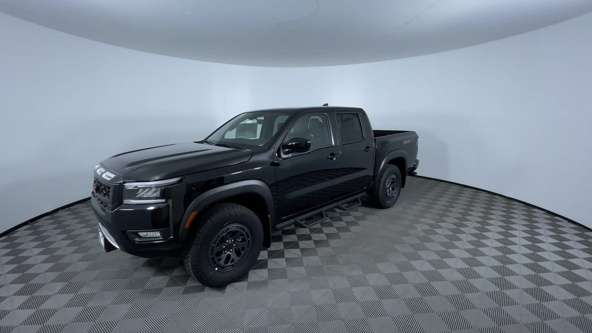 Used 2026 Nissan Frontier PRO-4X w/ Tow Package AWD/4WD image 4