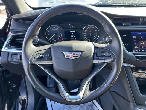 Used 2021 Cadillac XT6 Luxury image 14