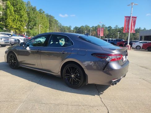Used 2024 Toyota Camry XSE FWD image 3