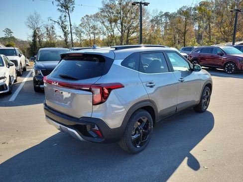 New 2026 Kia Seltos EX image 2