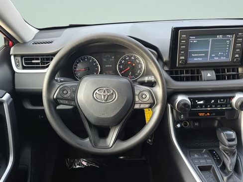 Used 2019 Toyota RAV4 LE FWD image 12
