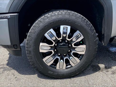 Used 2025 GMC Sierra 2500 Denali w/ Denali Reserve Package AWD/4WD image 9