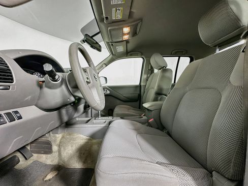 Used 2012 Nissan Frontier SV w/ SV Premium Utility Pkg RWD image 13