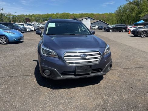 Used 2017 Subaru Outback 2.5i Premium AWD/4WD image 4