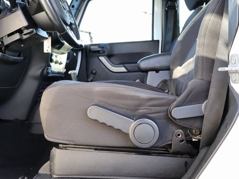 Used 2015 Jeep Wrangler Sport w/ Connectivity Group image 24