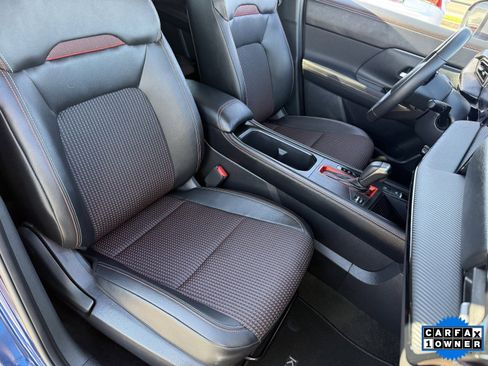 Certified 2025 Nissan Kicks SR image 11