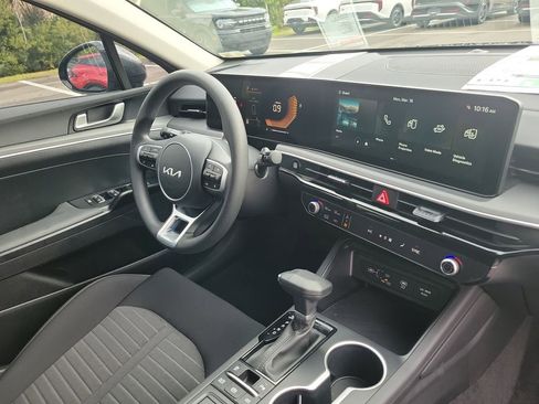 New 2026 Kia K5 LXS FWD image 8