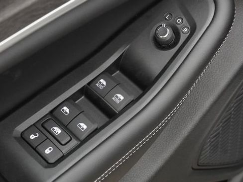 New 2026 Jeep Grand Cherokee Altitude RWD image 20