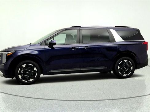 Used 2025 Kia Carnival EX FWD image 8