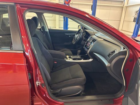 Used 2013 Nissan Altima 2.5 SV FWD image 16