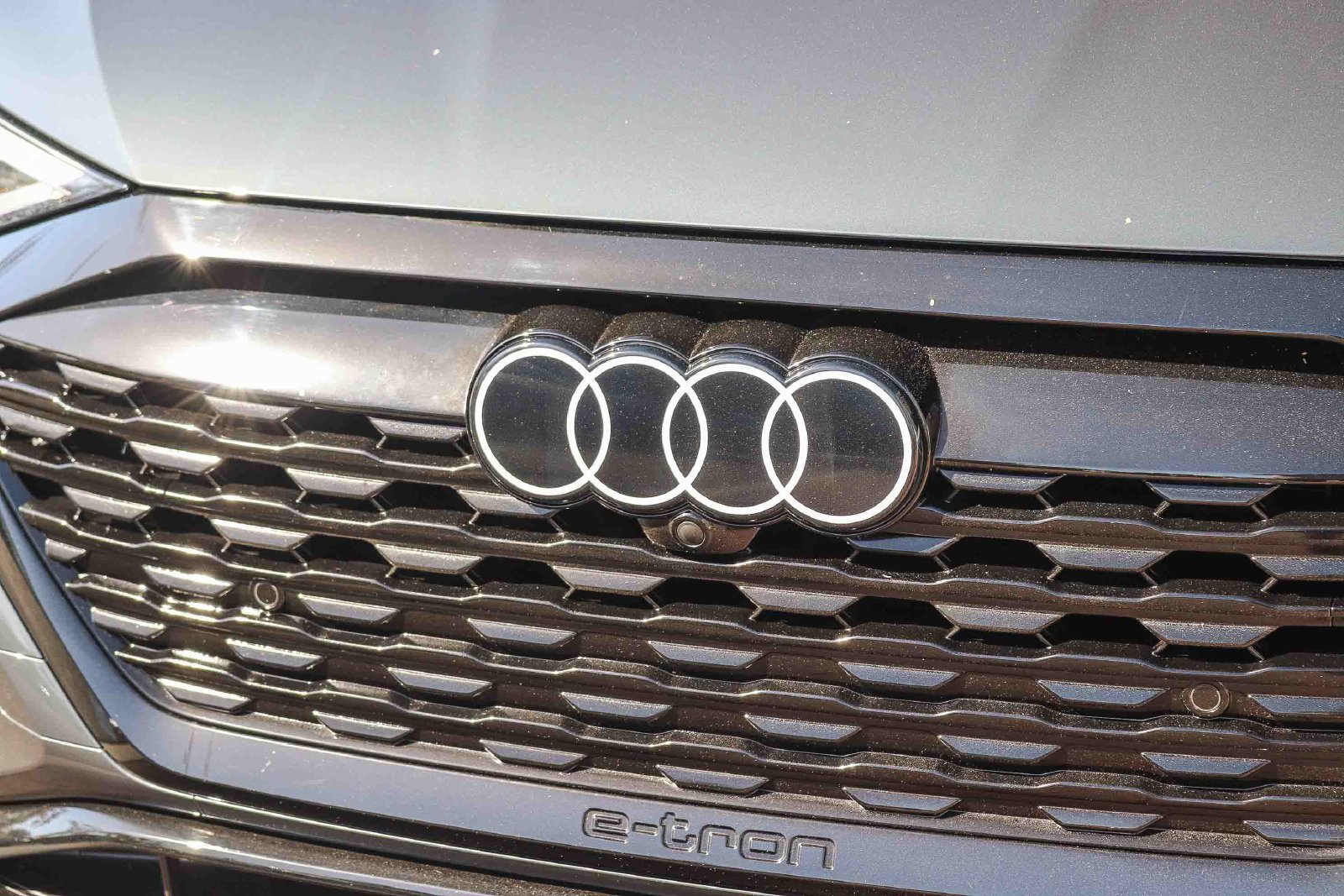 Used 2024 Audi Q8 e-tron Premium Plus AWD/4WD image 13