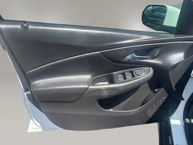 Used 2018 Chevrolet Volt LT FWD image 10