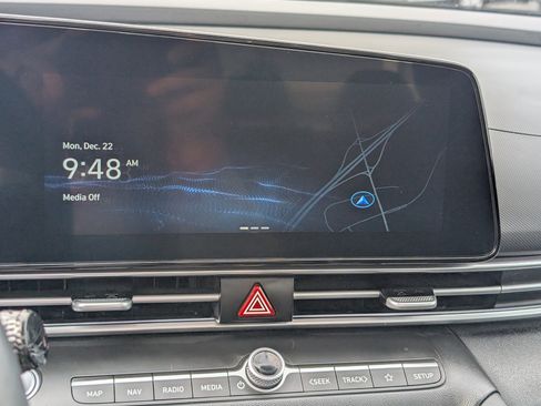 Used 2025 Hyundai Elantra SEL image 23