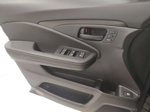 Used 2025 Honda Ridgeline TrailSport+ image 9