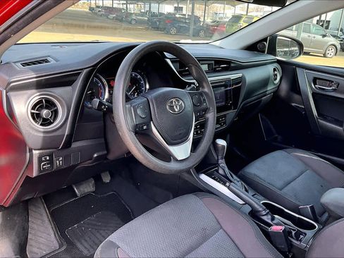 Used 2019 Toyota Corolla LE image 16