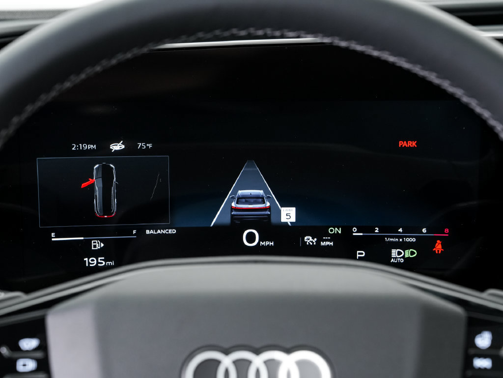 Used 2025 Audi Q5 Premium AWD/4WD image 14