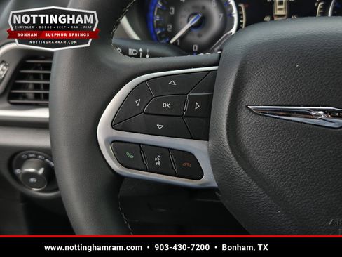 Used 2025 Chrysler Pacifica Select FWD image 21